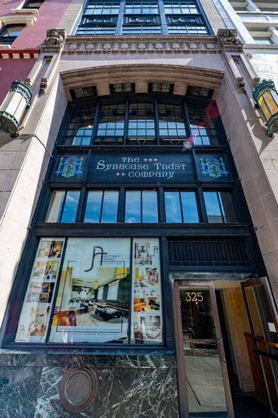 Primary Photo - 325 S Salina St