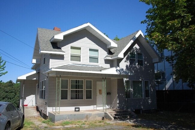 Primary Photo - 513-515 NE Kamiaken Street