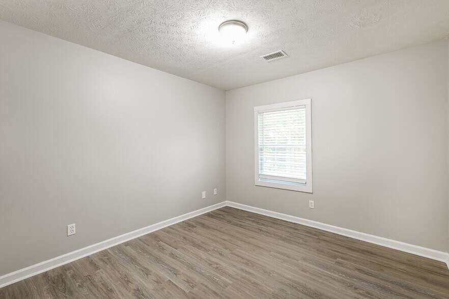 Building Photo - 4392 Hardwood Cir SW