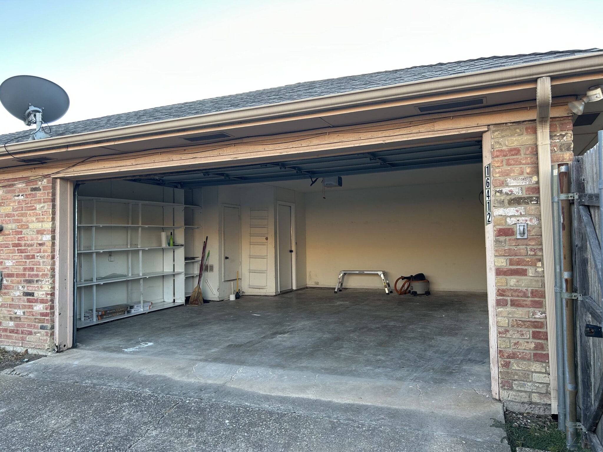 Building Photo - 16412 Lauder Ln
