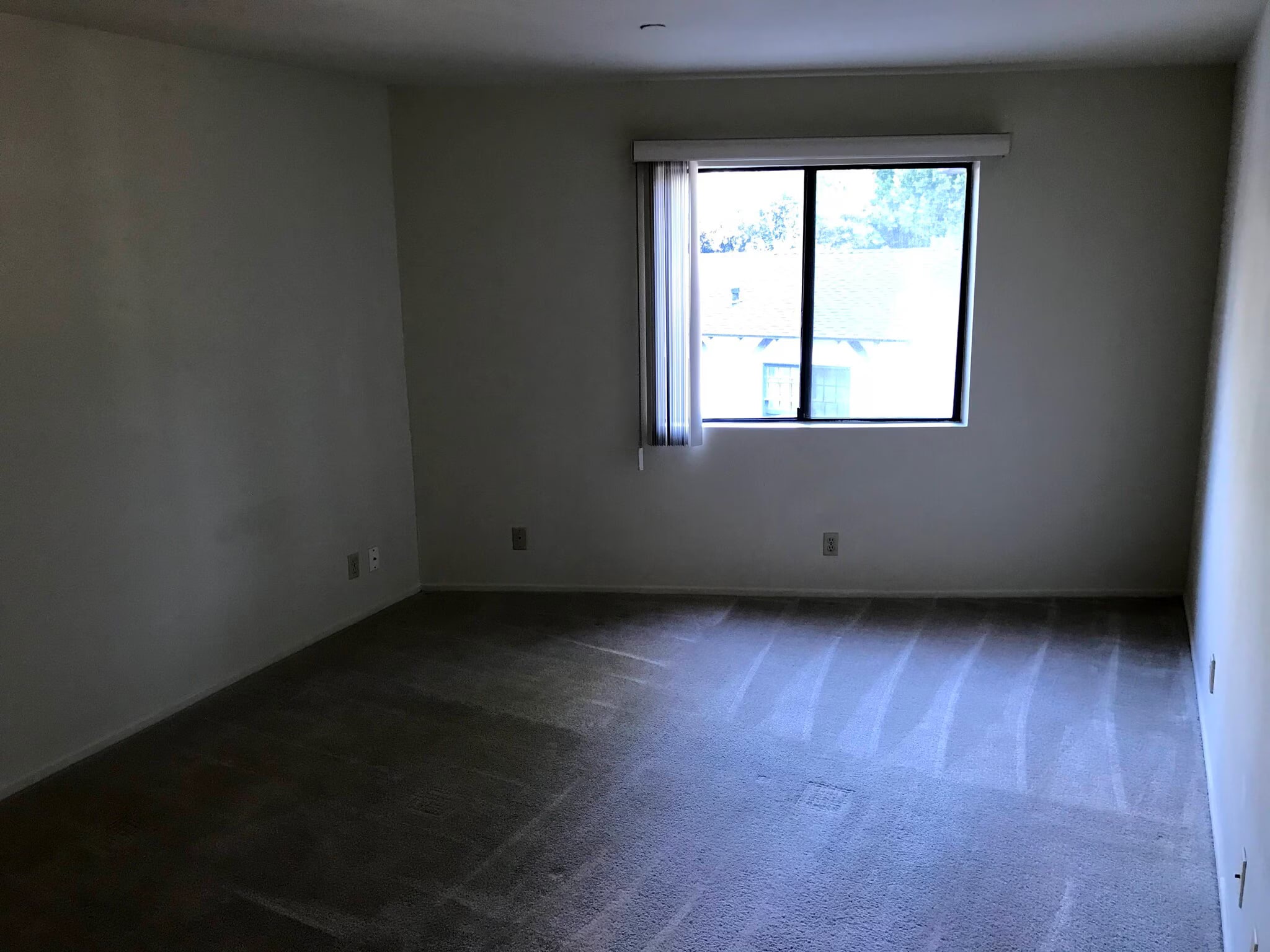 Building Photo - 1830 N Verdugo Rd