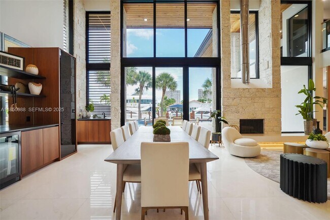 Building Photo - 3343 NE 166th St