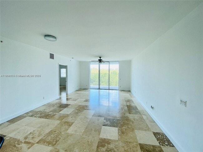 Building Photo - 14951 Royal Oaks Ln