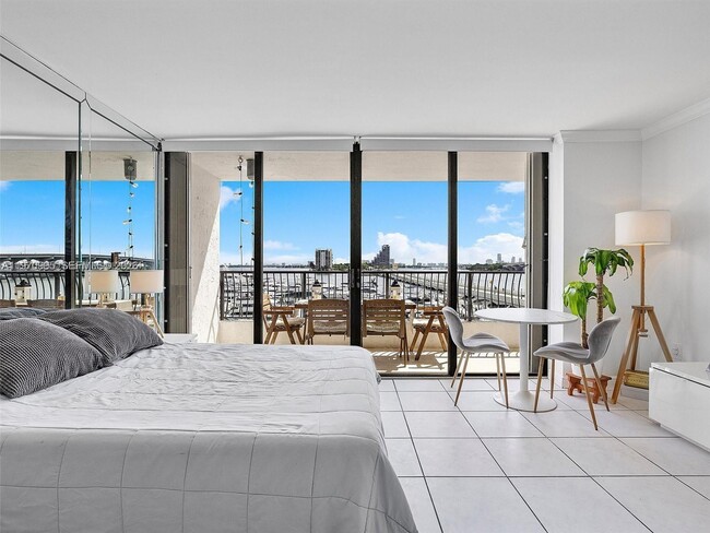 Building Photo - 555 NE 15th St