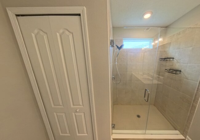 Building Photo - 70409 Winding River Dr