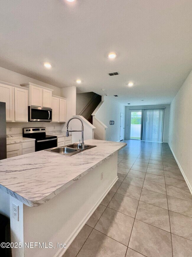 Building Photo - 8334 Zenith Cir