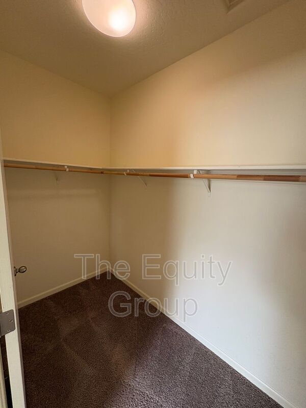 Building Photo - 625 E Monte Verde Ave