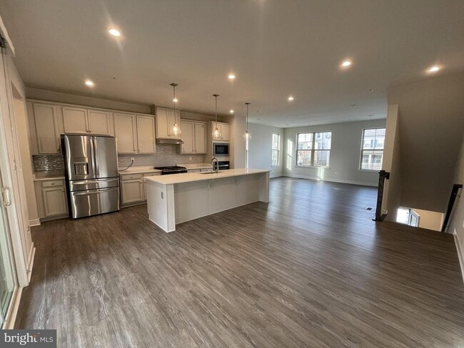 Building Photo - 8715 Shady Pines Dr