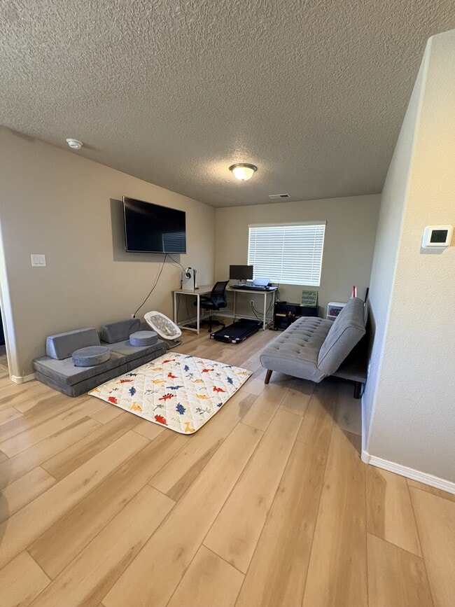 Building Photo - 9332 Warm Stone St