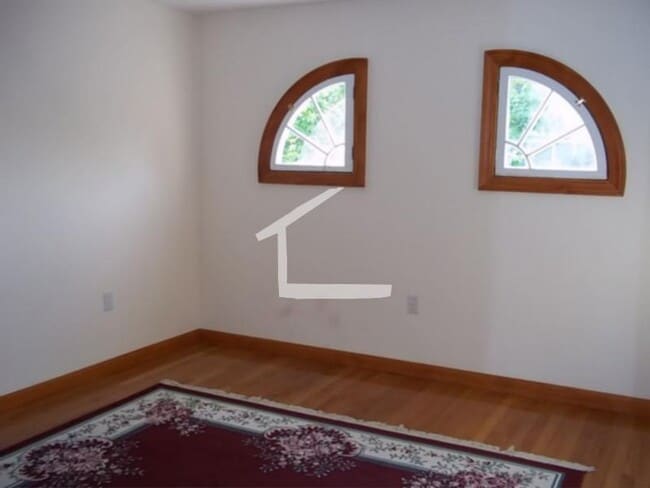 Building Photo - Single-Family House, Garage Parking, Central Heat/AC, In-Unit Washer and Dryer