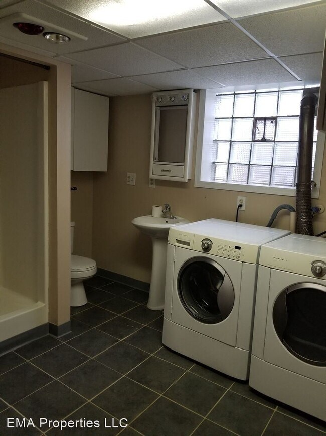 Building Photo - 3 br, 2 bath House - 427 W 7th Avenue