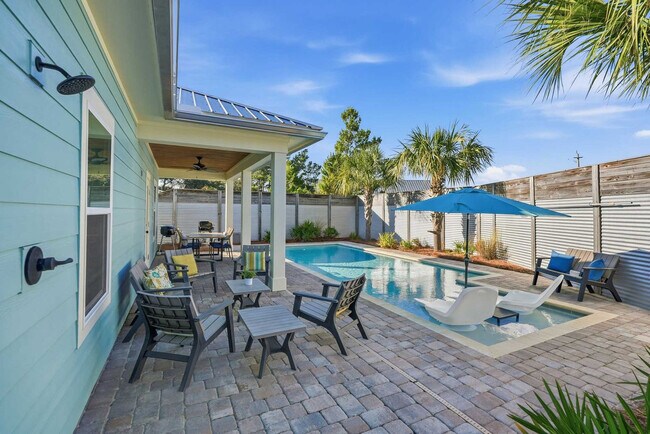 Building Photo - 21310 Pompano Ave