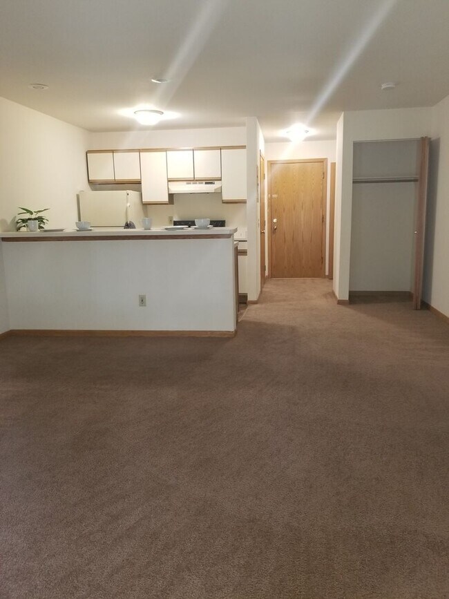 Building Photo - Cozy Studio Across From Warner Park! Half ...