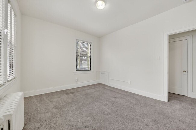 Interior Photo - 5400 LLC - CORPORATE