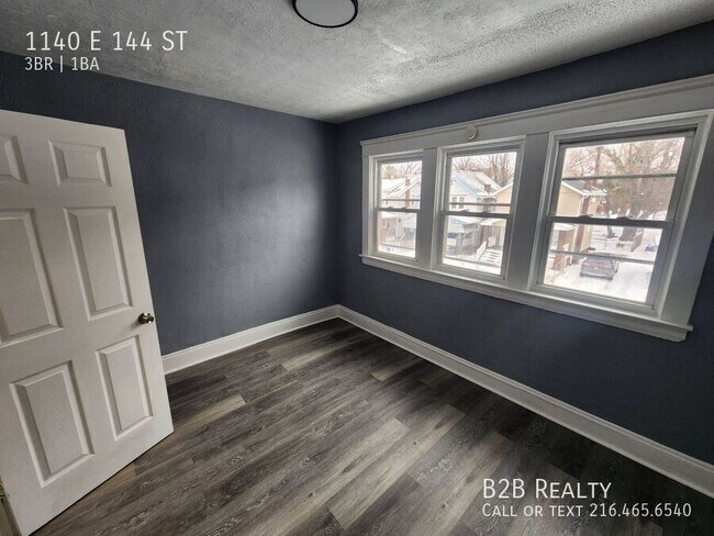 Building Photo - 1140 E 144th St