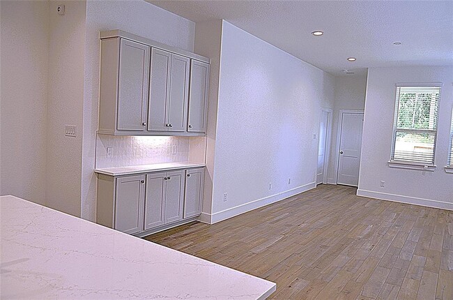 Building Photo - 219 Lukewood Cir