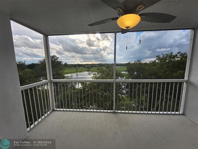 Building Photo - 3090 N Course Dr