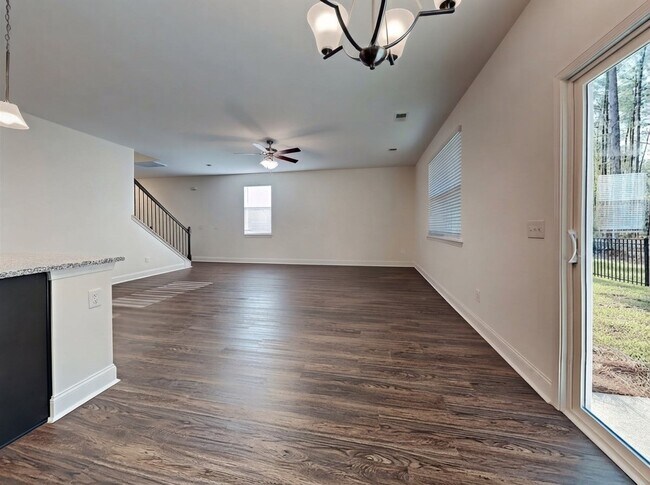 Building Photo - 456 White Magnolia St