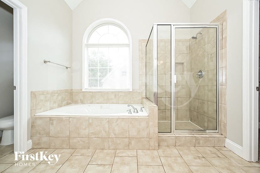 Building Photo - 489 Glouchester Dr