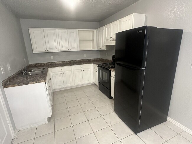 Building Photo - 1311 Hortencia Ave
