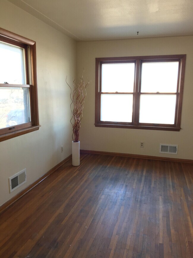 Primary Photo - 5608 S 28th Ave
