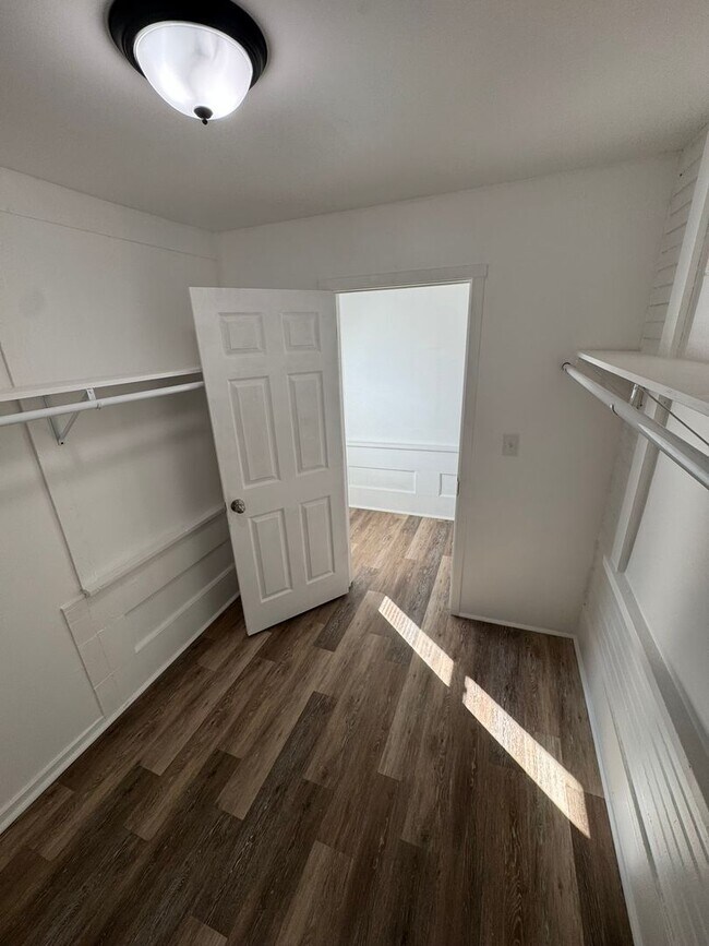 Building Photo - Enormous Completely Updated 4-Bedroom 1-Bath House w/ Flat Yard!!!