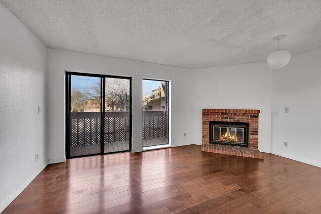 Building Photo - $1,495.00 - 1 Bedroom, 1 Bathroom Condo in Lakewood with Cozy Fireplace!