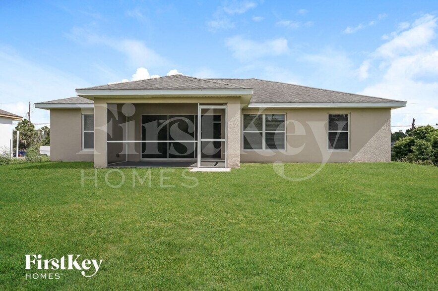 Building Photo - 3215 41st St SW