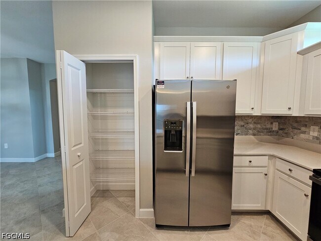 Building Photo - 20501 Hazelnut Ct S