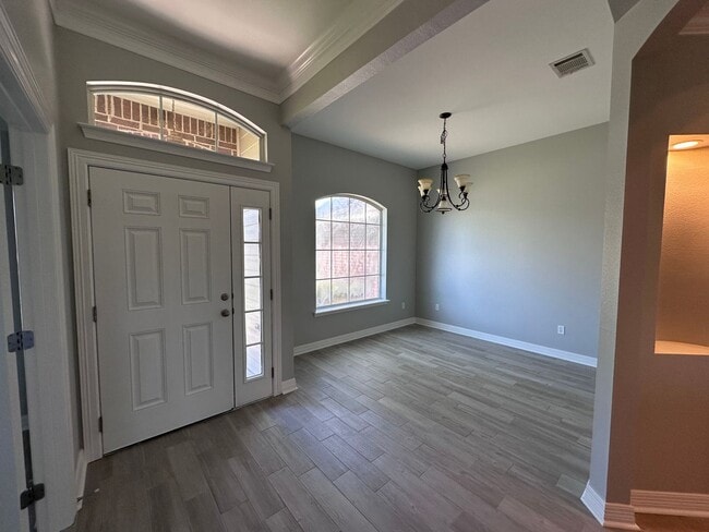 Building Photo - 265 Avondale Ln