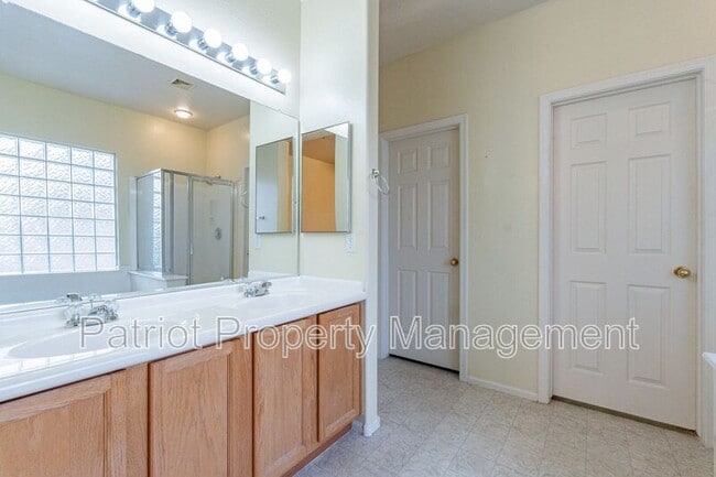 Building Photo - 42509 N 45th Dr