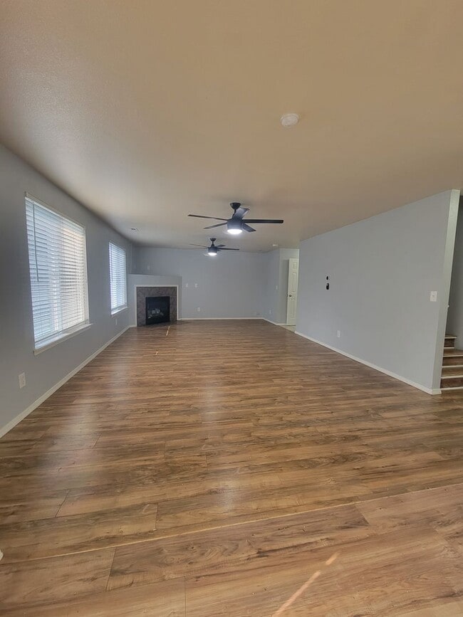 Building Photo - Newly Listed Home Close to Joint Base Lewis-McChord