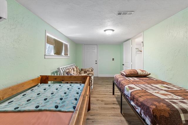 Building Photo - 259 Hiland Ln