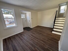 Building Photo - 311 Main St