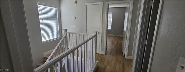 Building Photo - 395 Kensington Palace Ave