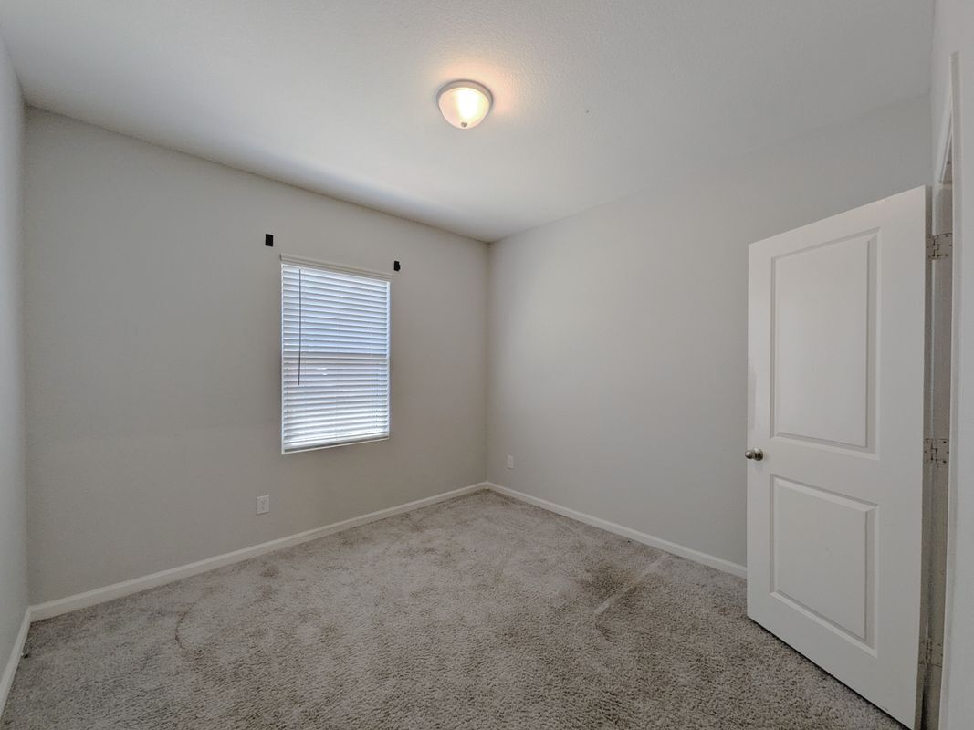 Building Photo - 2905 Aspen Dr