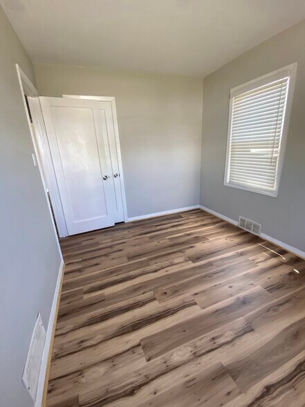 Building Photo - 1486 W 700 S
