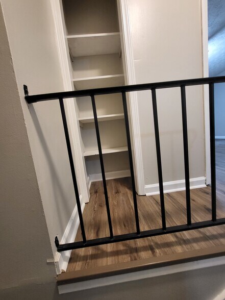 Building Photo - 9310 Cedar Ridge Dr NW