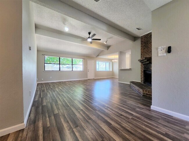 Building Photo - 2641 Berkshire Ln