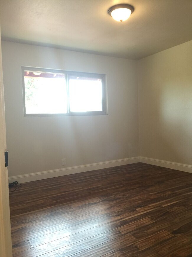 Building Photo - Vallejo, 842-844 Benicia Rd