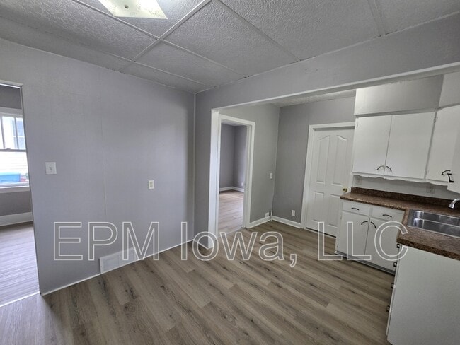 Building Photo - 512 Maynard Ave