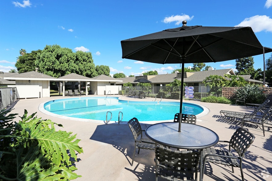 Fullerton Townhouse Apartments 1200 S Highland Ave Fullerton CA 92832