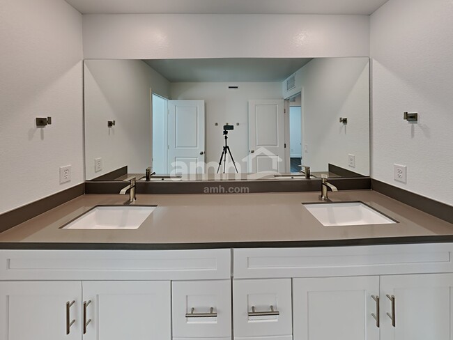 Building Photo - 2846 Hot Cider Ave
