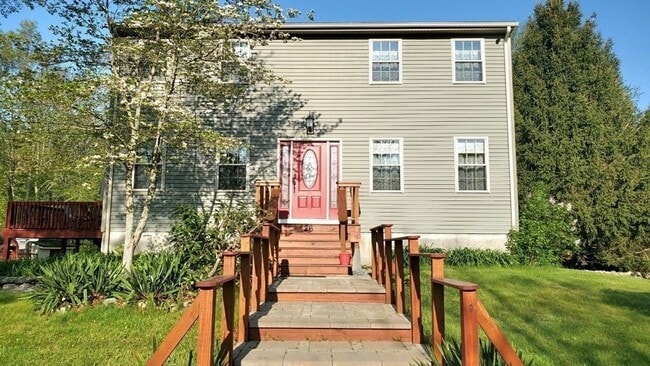 Primary Photo - 26 Purchase St