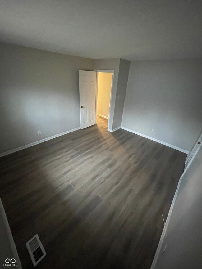 Building Photo - 2948 Roberta Dr