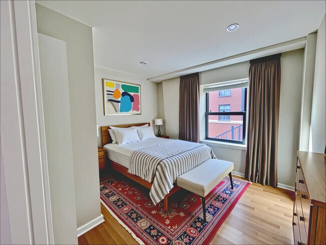 Building Photo - 1661-1663 Washington St. Unit 203