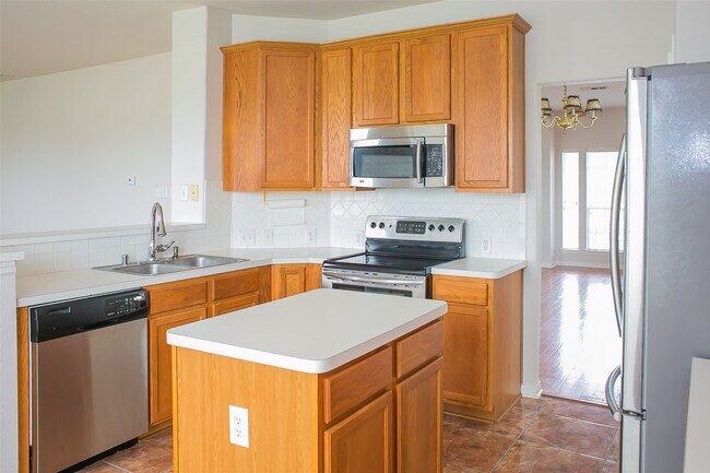 Building Photo - 14603 Bladenboro Dr