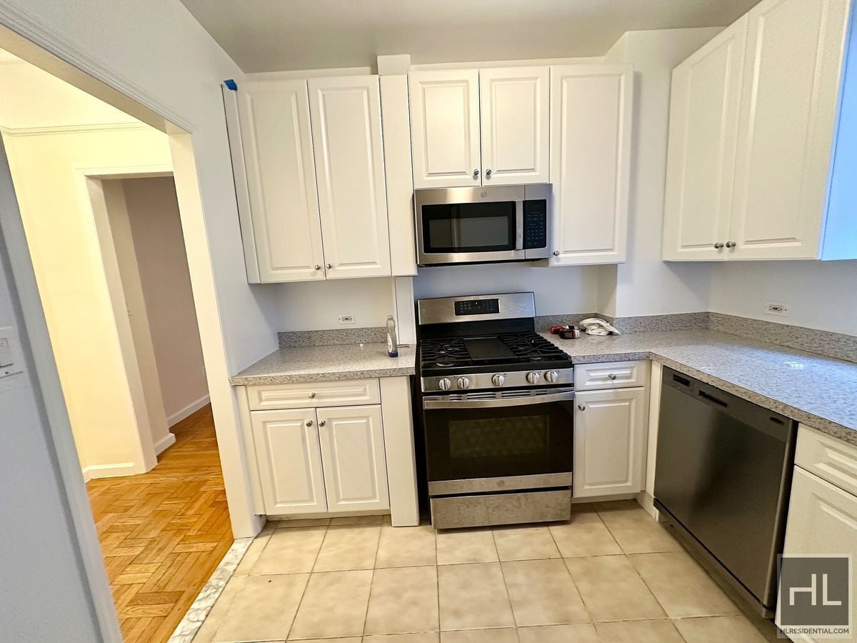 Building Photo - West 55th Street