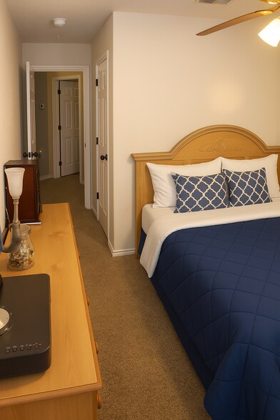 3rd bedroom - 4923 Flipper Dr