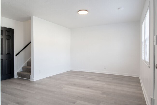 Building Photo - Now Pre-leasing: Scenic Hills Homes 2 Bedr...